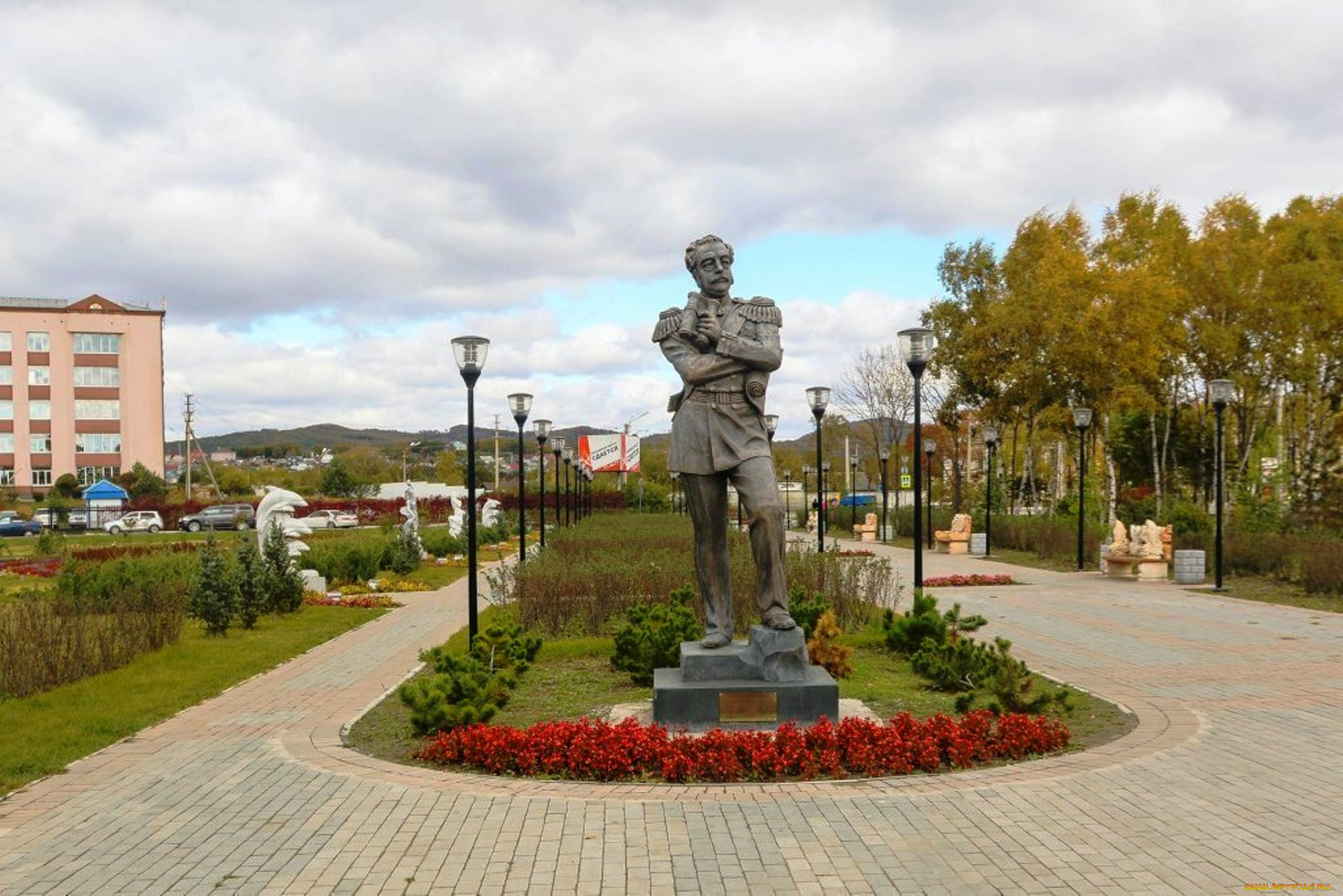 Находка живу. Памятники города находка. Памятник муравьёву-Амурскому находка. Скверы города находка Приморский край. Находка город Приморский край примечательности.